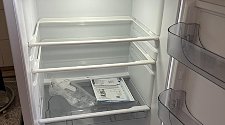 Установить новый отдельно стоящий холодильник