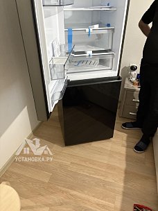 Перенавесить двери холодильника