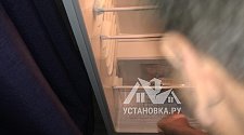 Установить новый отдельно стоящий холодильник