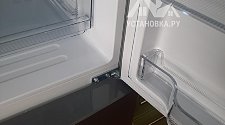 Перенавесить двери холодильника