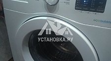 Установить отдельностоящую стиральную машину Samung ww60h2200ew в ванной комнате