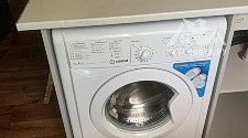 Установить отдельно стоящую стиральную машину на кухне