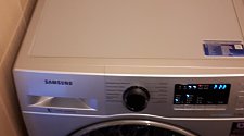 Установить отдельностоящую стиральную машину Samsung WW65J42E0HS в ванной комнате