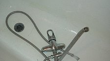 Установить смеситель для ванной настенный