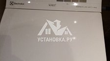 Установить отдельностоящую стиральную машину Electrolux