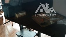 Собрать стойку и повесить телевизор