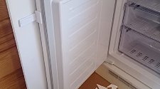Перенавесить двери холодильника
