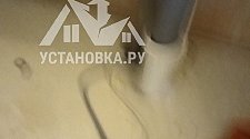 Установить накладную мойку и смеситель