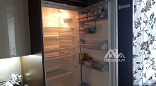 Установить встраиваемый холодильник в место старого