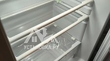 Установить новый отдельно стоящий холодильник