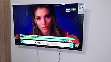 Установить/подвесить и настроить телевизор