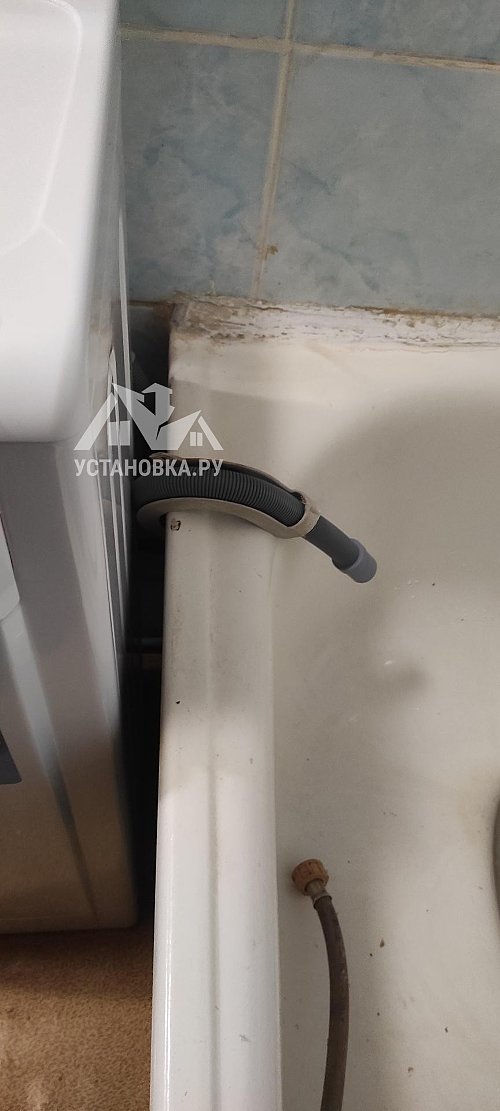Повесить телевизор