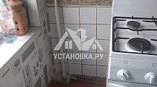 Установить отдельностоящую стиральную машину WHIRLPOOL FWF71251W