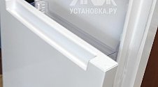Перенавесить двери холодильника