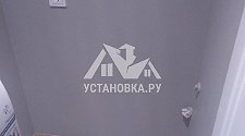 Установить в коридоре отдельностоящую стиральную машину Аристон на готовые коммуникации