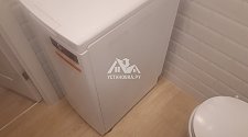 Установить на готовые коммуникации в ванной стиральную машину Hotpoint-Ariston