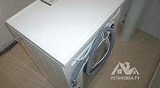 Установить стиральную отдельностоящую машину LG F-1096ND3 в ванной