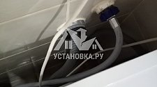 Установить в ванной комнате отдельностоящую стиральную машину Индезит на место предыдущей