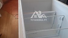 Перенавесить двери холодильника