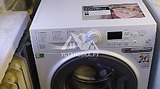 Установить на кухне отдельностоящую стиральную машину Аристон на готовые коммуникации на место предыдущей