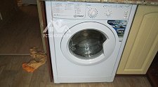Установить стиральную отдельностоящую машину INDESIT 