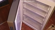 Перенавесить двери на холодильнике 