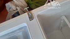 Перенавесить двери холодильника