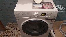 Установить в ванной отдельно стоящую стиральную машину Hotpoint-Ariston VMSG601B