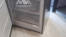 Установить холодильник или морозильник/Перенавесить двери холодильника