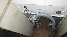 Установить отдельностоящую стиральную машину INDESIT btwa51051rf на кухне с доработкой коммуникаций