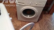 Установить в коридоре новую стиральную машину Indesit