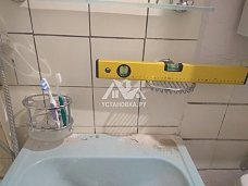 Демонтировать и установить зеркало в ванной комнате