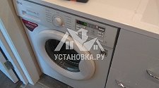 Установить отдельностоящую стиральную машину LG f10b8sd0 в ванной комнате