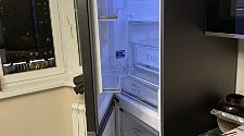 Перевесить двери на отдельно стоящем холодильники без дисплея