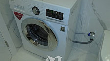 Установить в ванной комнате отдельностоящую стиральную машину LG F1096SD3
