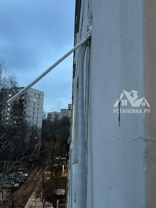 Установить сплит-систему мощностью охлаждения от 2.6 до 3,5 кВт