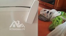 Перенавесить двери холодильника