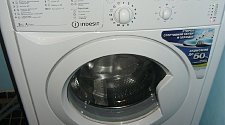 Установить отдельно стоящую стиральную машину Indesit IWSB 5085 в ванной