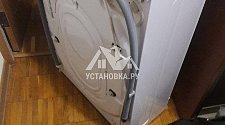 Установить отдельностоящую в ванной комнате стиральную машину Indesit