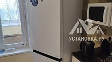 Установить холодильник