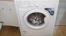 Установить отдельно стоящую стиральную машину Indesit IWUB 4105 на кухне