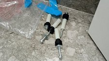 Установить стиральную машину и сушильную в колонну.