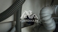 Установить посудомоечную машину вместо мусорного ящика в кухне