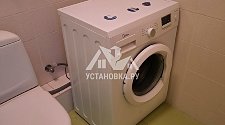 Демонтировать и установить отдельно стоящую стиральную машину LG в ванной комнате