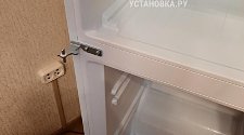 Перевесить двери на холодильнике