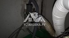 Демонтировать и установить на кухне под столешницу отдельностоящую стиральную машину Канди на место предыдущей