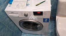Установить на готовые коммуникации в ванной отдельно стоящую стиральную машину Beko