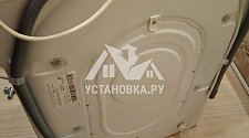 Установить на подготовленное место новую стиральную машину Hotpoint-Ariston VMSL 5081 B