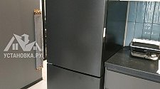 Установить установить отдельностоящий холодильник