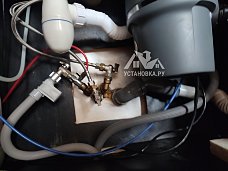 Установить и подключить посудомоечной машину Установить и подключить посудомоечной машину